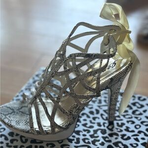 Gomax Snakeskin Strappy Heels with Cream Accents brand new!